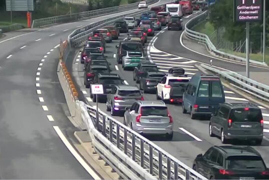 In cauda Silenen: San Gottardo colon(n)izzato per 20 chilometri