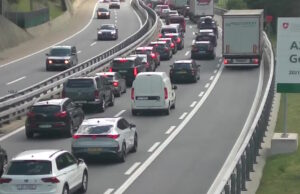 Ondata di vetturali in direzione sud, al San Gottardo code in doppia cifra
