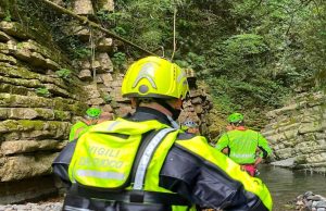 Argegno (Como), si sporge e precipita nel torrente: 20enne muore sul colpo