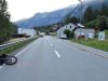 Bregaglia, filotto tra pali e “guard-rail”: motociclista 18enne in ospedale