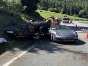 Bregaglia, sorpasso senza criterio: collisione plurima, ferita una 61enne