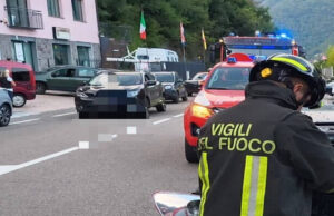 Laglio (Como), collisione auto-moto: uomo in ospedale, se la caverà