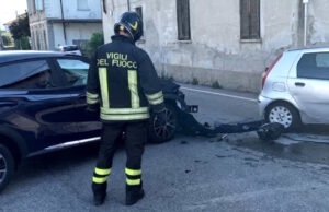 Lomazzo (Como): scontro al passaggio a livello, due feriti in codice giallo