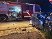 Tradate (Varese): scontro auto-moto in piena notte, due persone ferite