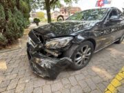 Aserbaidschanischer Raser nach Unfall in Polizeigewahrsam