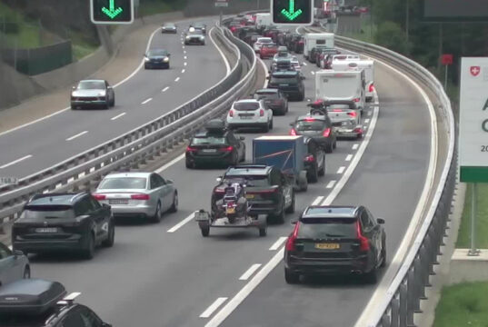 A2, colonna continua: al San Gottardo è in lieve vantaggio il Nord