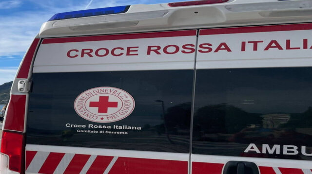 croce-rossa-italiana-ambulanza-sanremo-00001